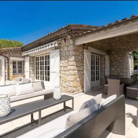 빌라 La Pastourelle 르까네